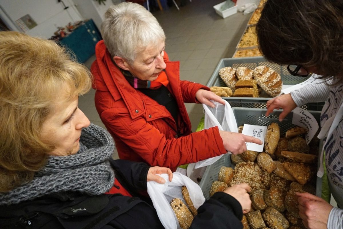 Zwischen Kerzenlicht und Käsekuchen – die Zukunft? – Ungekürzt